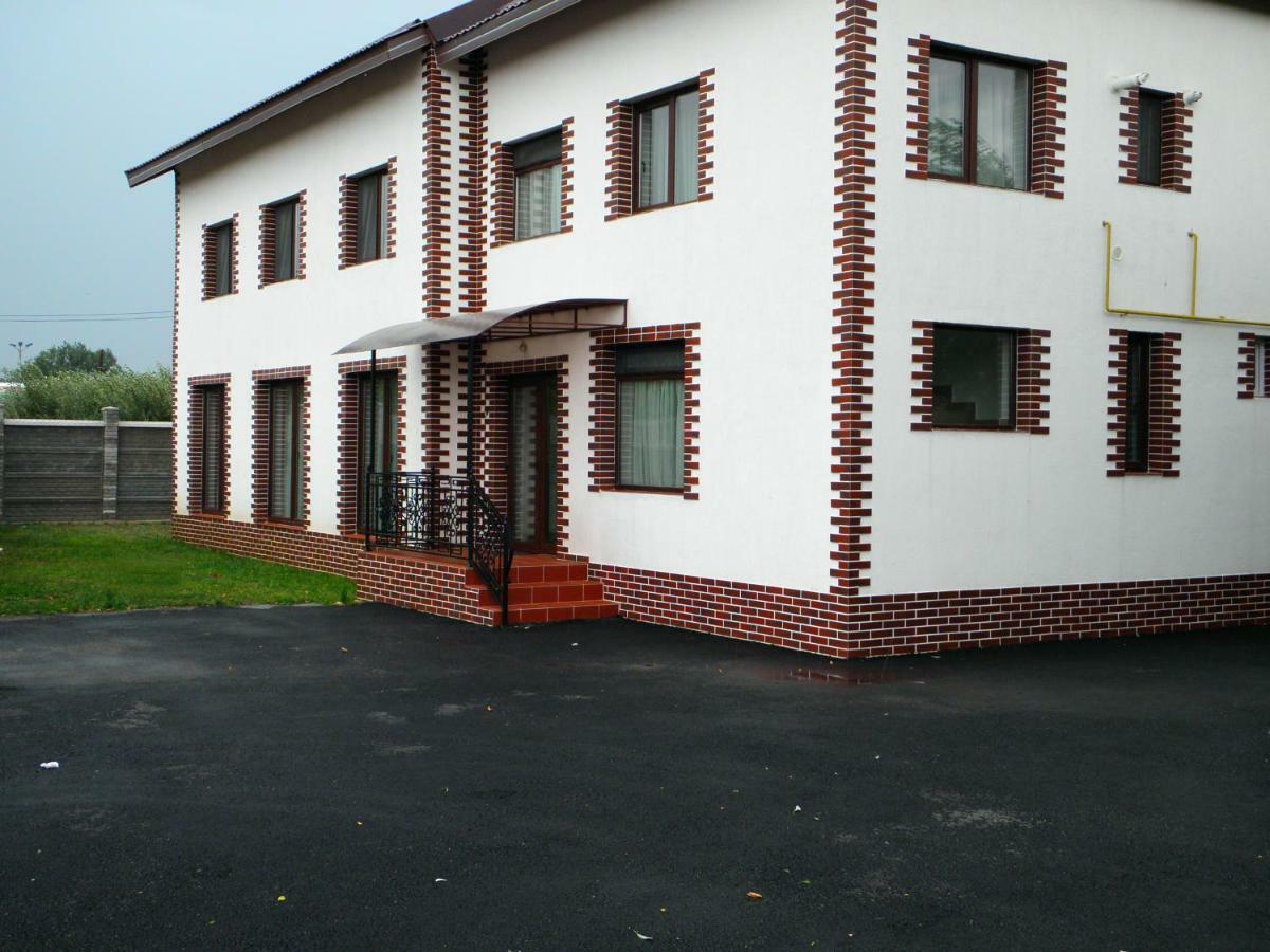 Pensiunea Platinum Târgu Jiu Extérieur photo