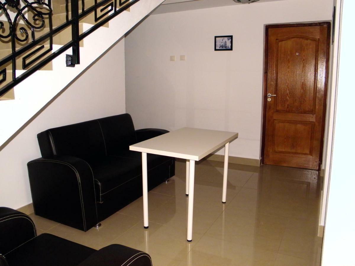 Pensiunea Platinum Târgu Jiu Extérieur photo