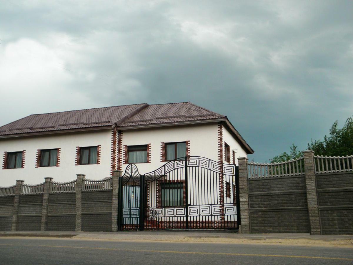 Pensiunea Platinum Târgu Jiu Extérieur photo