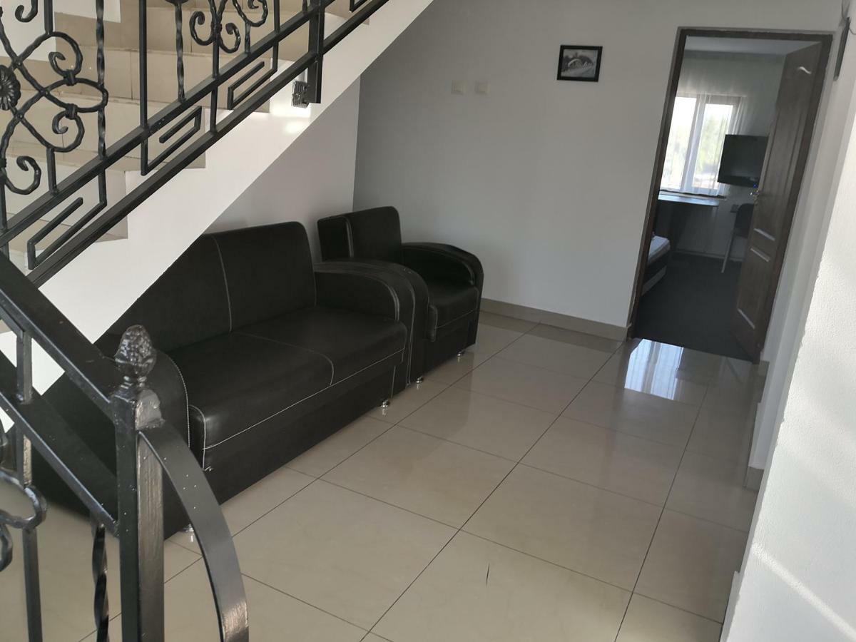 Pensiunea Platinum Târgu Jiu Extérieur photo