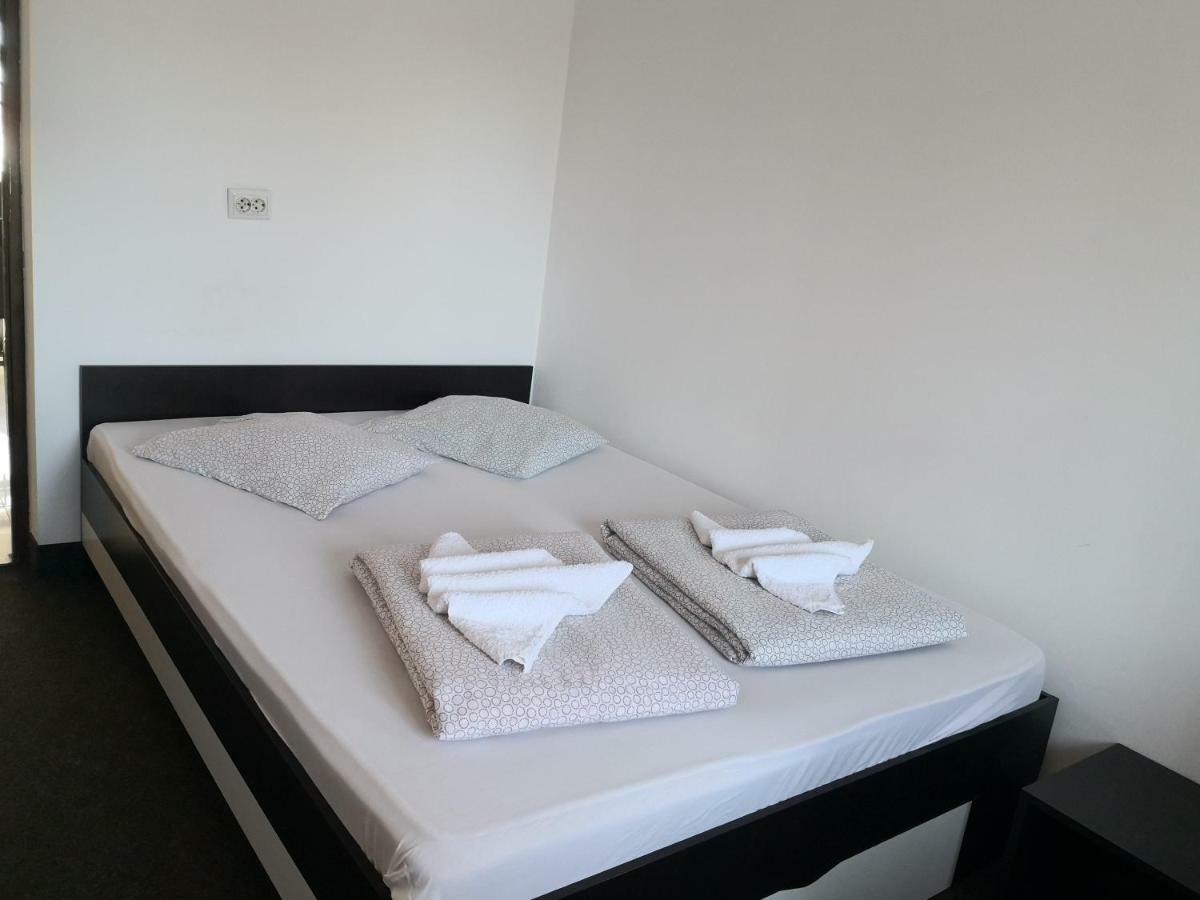 Pensiunea Platinum Târgu Jiu Extérieur photo